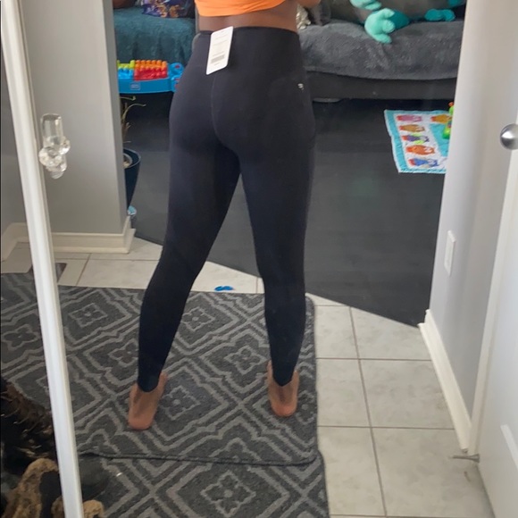 Fabletics, Mila High-Waisted Pocket Leggings - Picture 5 of 7